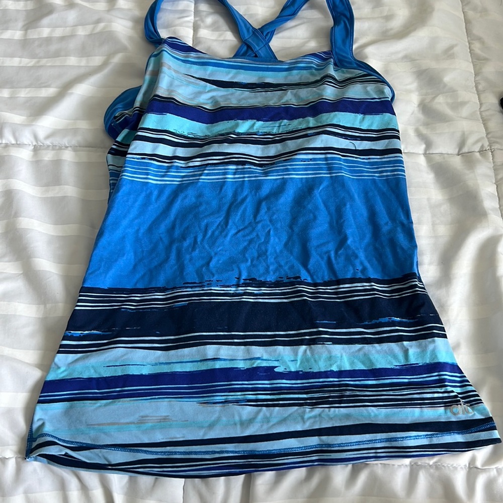Worn once alo yoga top